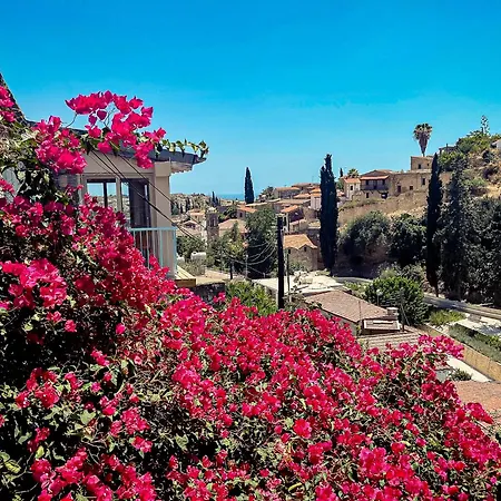 Cyprus Villages & Restaurant - Location - - With Access To Pool And Stunning Views Landhaus