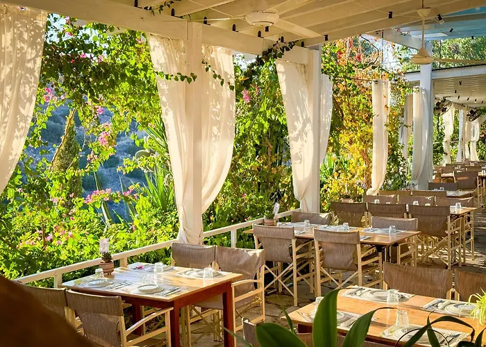 Cyprus Villages - & Restaurant - Location - With Access To Pool And Stunning Views *