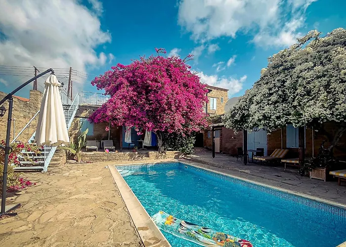 Cyprus Villages - & Restaurant - Location - With Access To Pool And Stunning Views Landhuis *