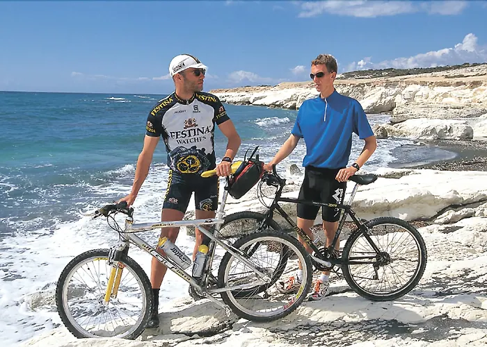 Cyprus Villages - & Restaurant - Location - With Access To Pool And Stunning Views Landhuis *