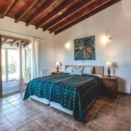 Cyprus Villages & Restaurant - Location - - With Access To Pool And Stunning Views * Tochni
