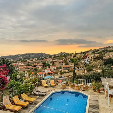 Country house Cyprus Villages & Restaurant - Location - - With Access To Pool And Stunning Views Tochni