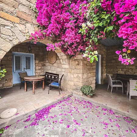 Country house Cyprus Villages - & Restaurant - Location - With Access To Pool And Stunning Views