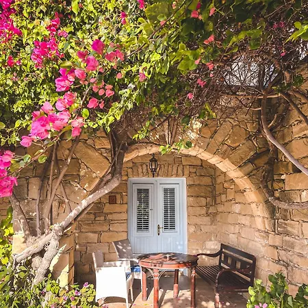 Country house Cyprus Villages & Restaurant - Location - - With Access To Pool And Stunning Views *