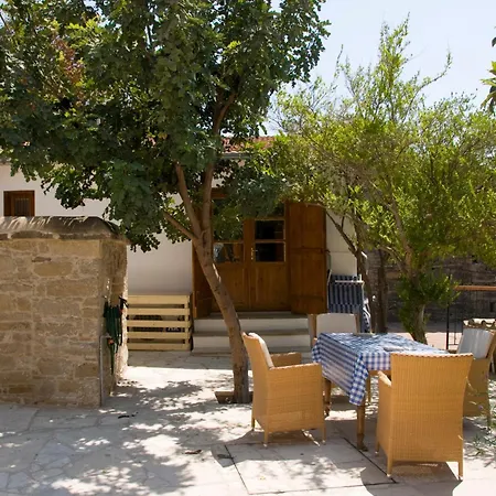 Country house Cyprus Villages & Restaurant - Location - - With Access To Pool And Stunning Views *