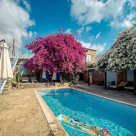 Cyprus Villages - & Restaurant - Location - With Access To Pool And Stunning Views Landhuis *