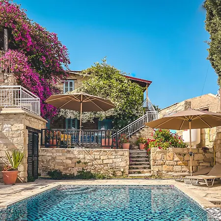 Cyprus Villages & Restaurant - Location - - With Access To Pool And Stunning Views * Тохни