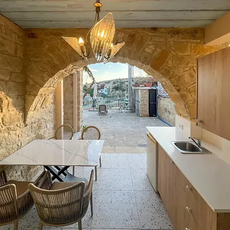 Cyprus Villages & Restaurant - Location - - With Access To Pool And Stunning Views Country house