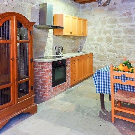 Cyprus Villages - & Restaurant - Location - With Access To Pool And Stunning Views * トチーニ