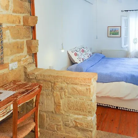 Country house Cyprus Villages & Restaurant - Location - - With Access To Pool And Stunning Views Tochni