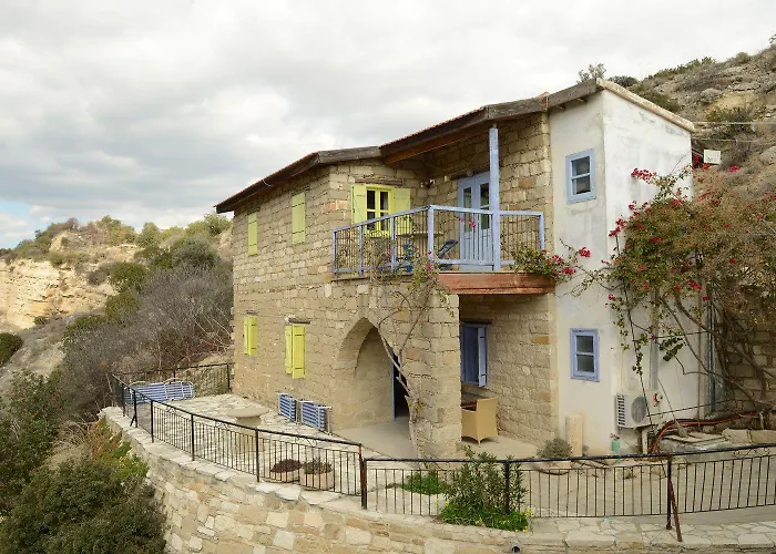 Landhaus Cyprus Villages - & Restaurant - Location - With Access To Pool And Stunning Views Tochni